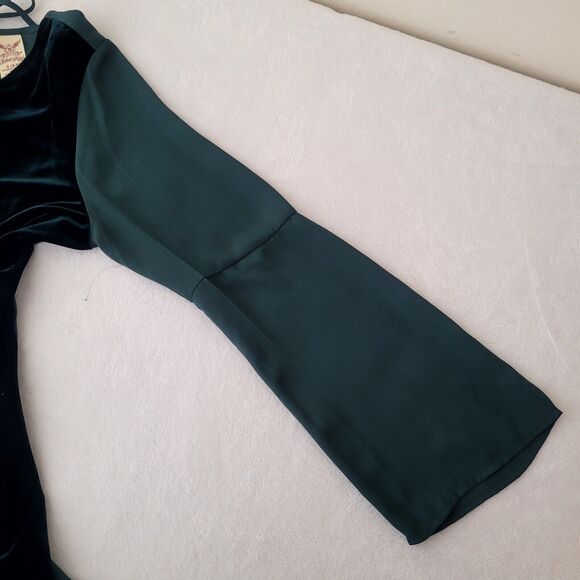 Velvet Royal Renaissance Ren Fest Bell Sleeve Wicked Elphaba NYE St Patricks Day - Picture 2 of 7